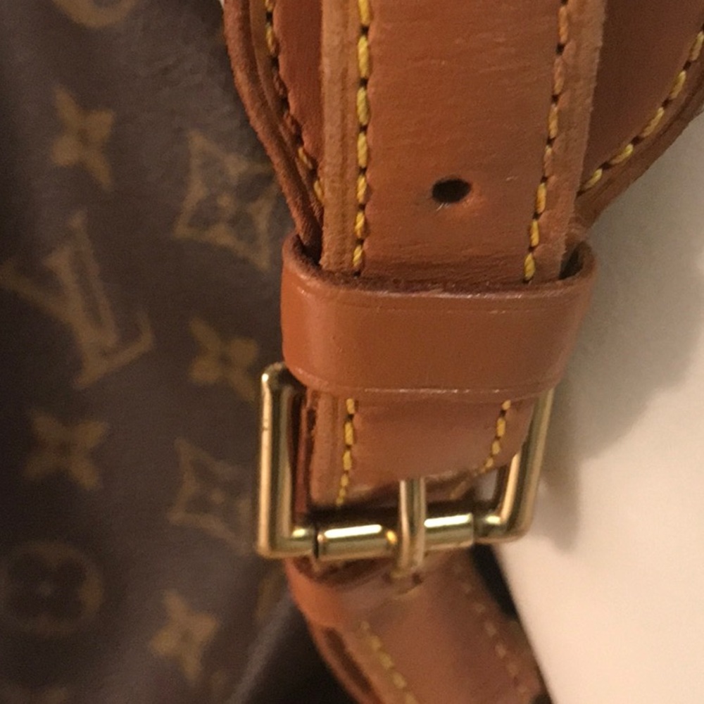 LOUIS VUITTON UNISEX BACK-PAC W/ADJUSTABLE SHOULDER STRAPS & OUTSIDE ZIP STORAGE - Picture 10 of 16